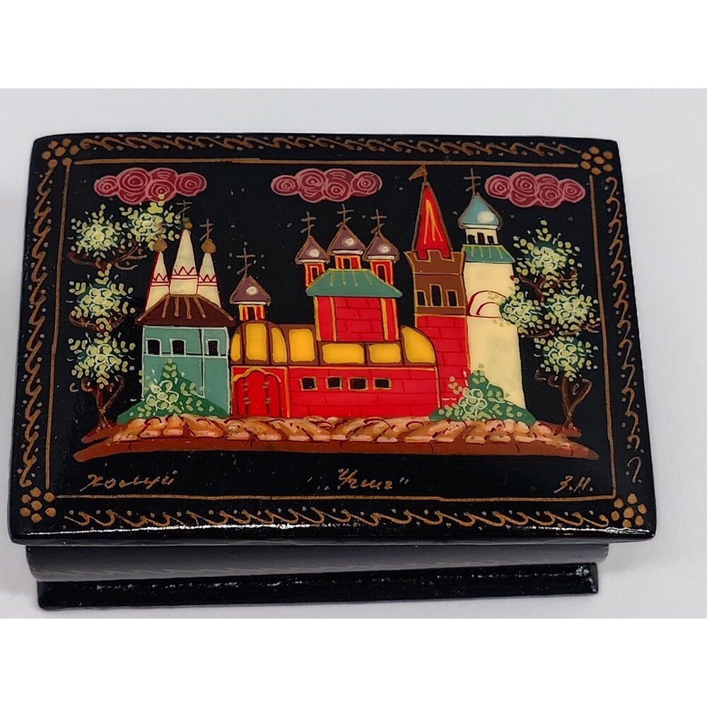 Russian Trinket Box 3"  lacquer vintage with red interior Castle